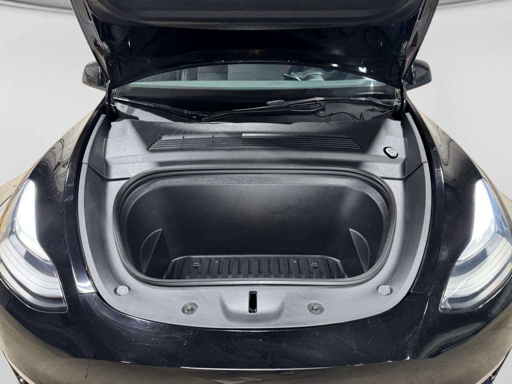 2021 Tesla Model Y view 23