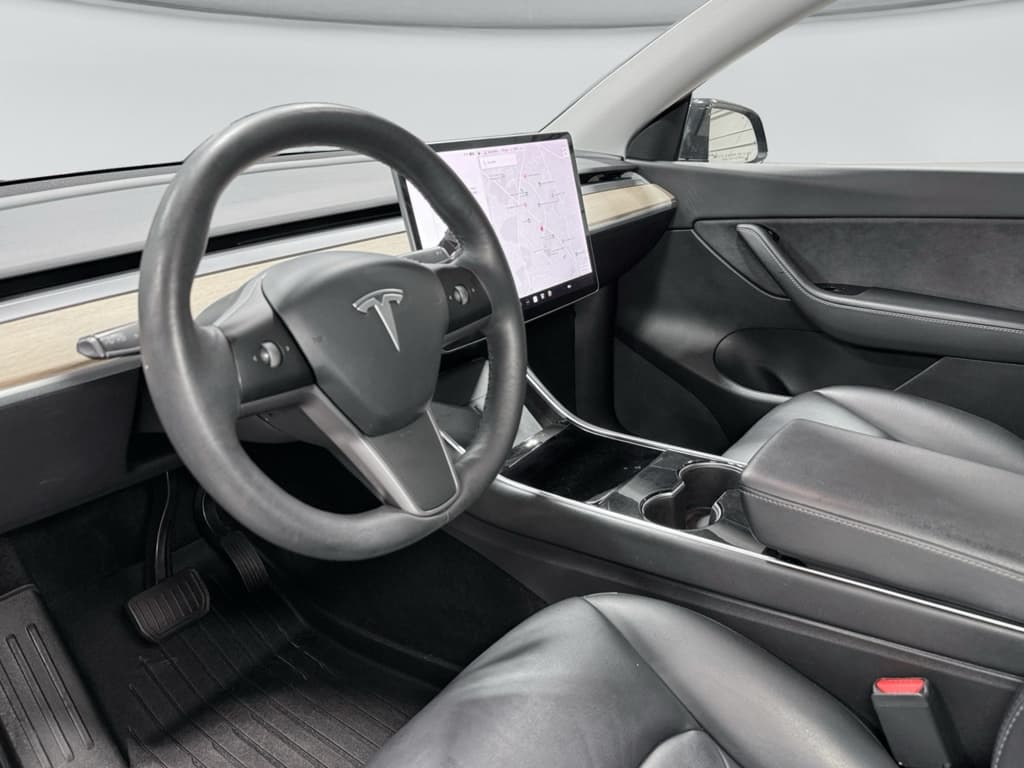 2021 Tesla Model Y view 16