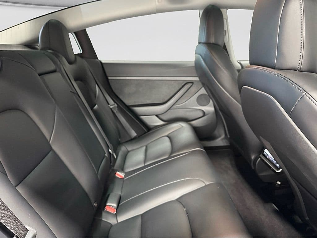 2022 Tesla Model 3 view 21