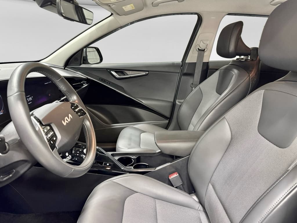 2024 Kia Niro EV view 17