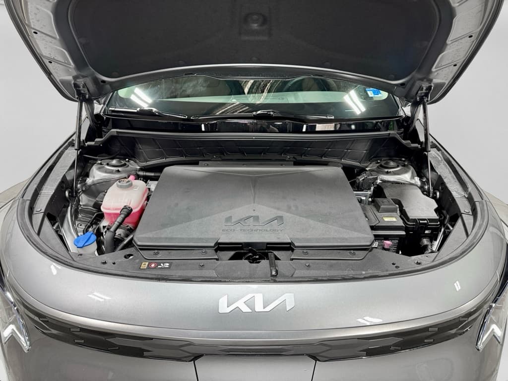 2024 Kia Niro EV view 25