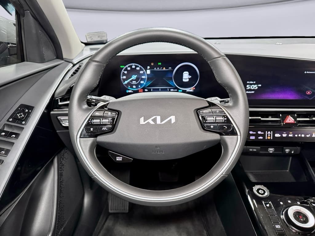 2024 Kia Niro EV view 8