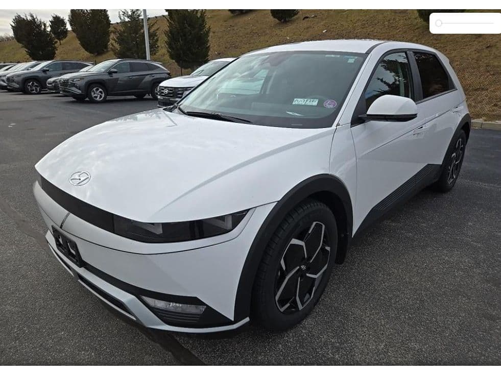 2023 Hyundai IONIQ 5 view 1