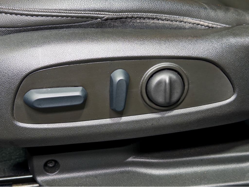 2023 Chevrolet Bolt EUV view 7