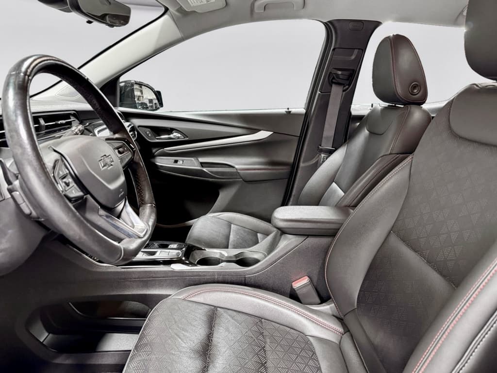 2023 Chevrolet Bolt EUV view 17