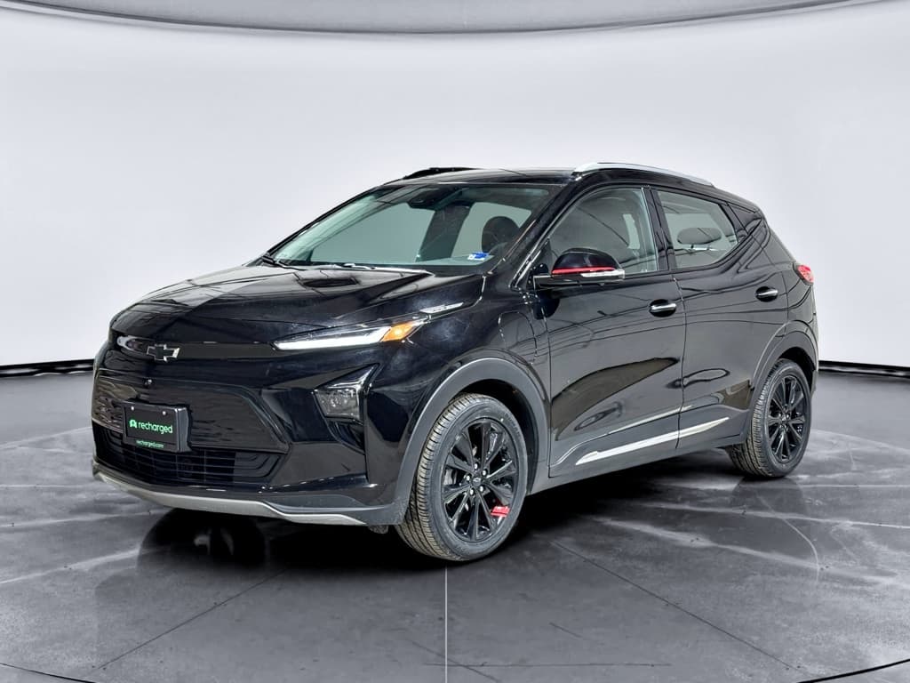 2023 Chevrolet Bolt EUV view 1