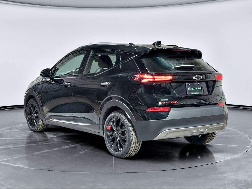 2023 Chevrolet Bolt EUV view 2