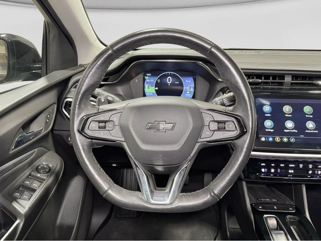 2023 Chevrolet Bolt EUV view 8