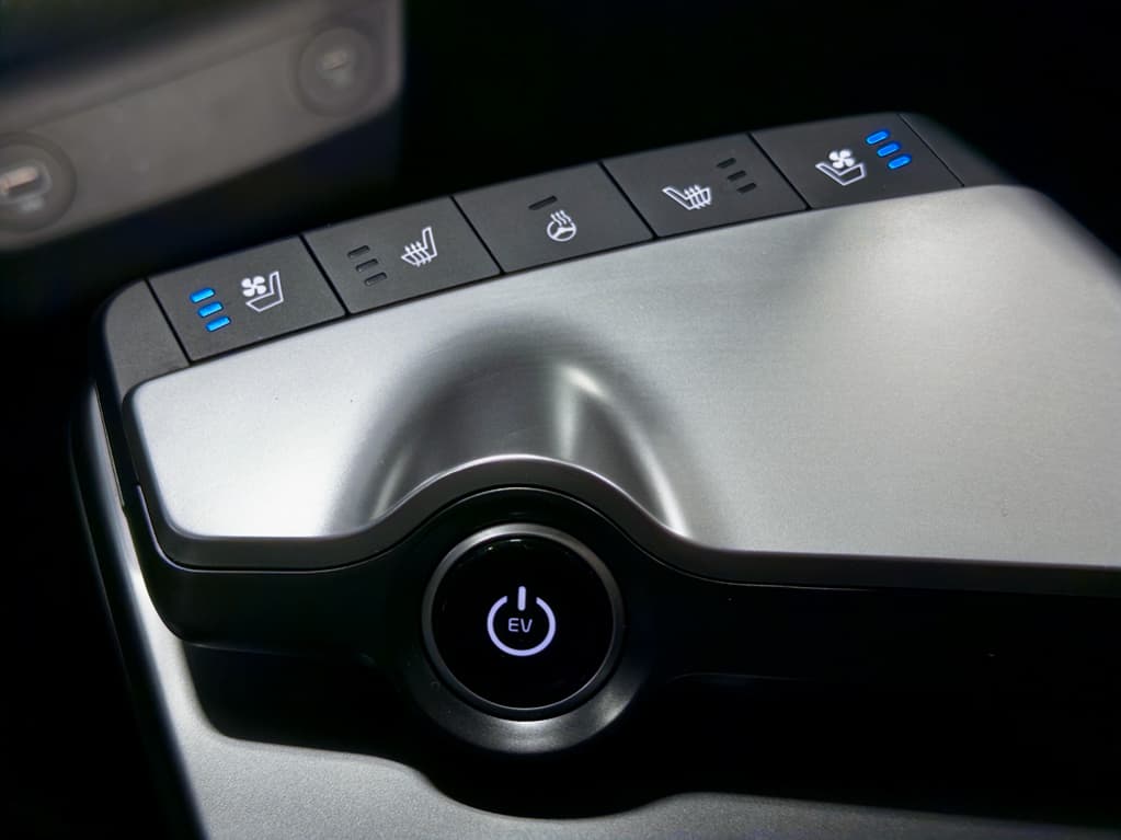 2023 Kia EV6 view 16