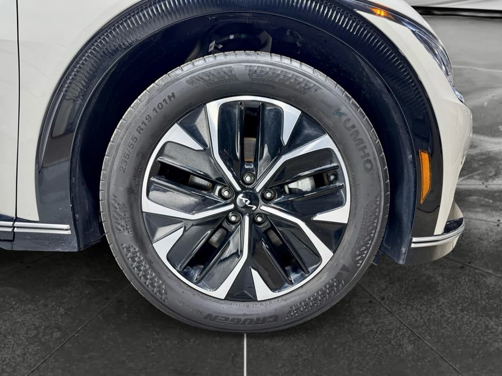2023 Kia EV6 view 36