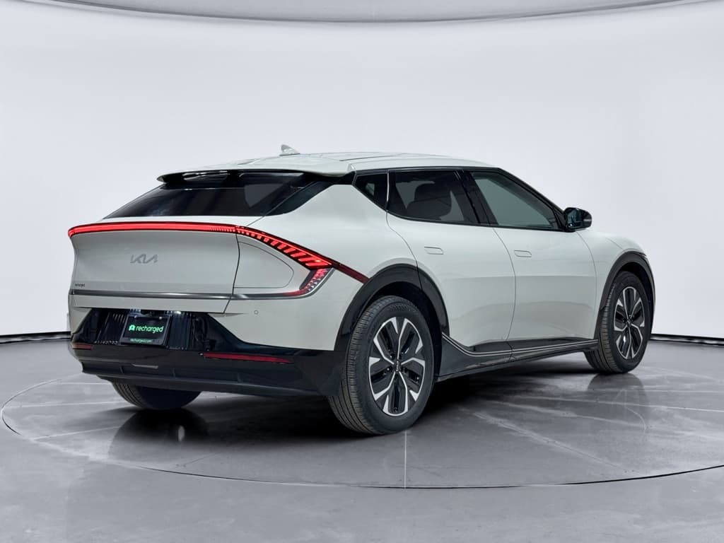 2023 Kia EV6 view 3