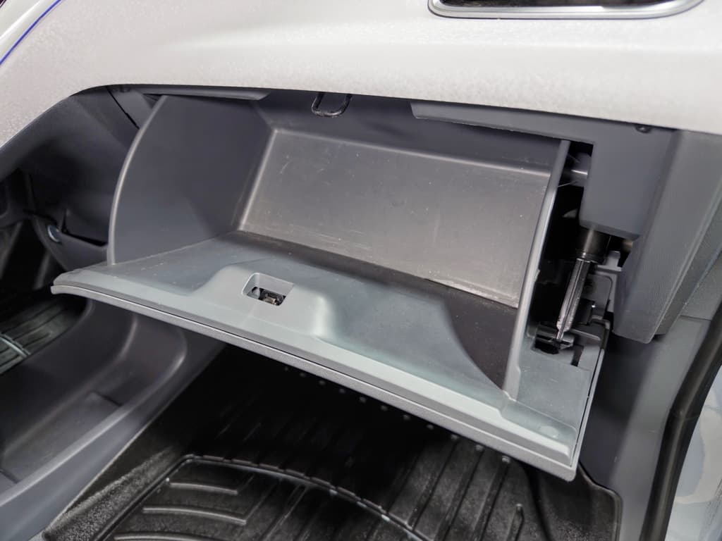 2017 Chevrolet Bolt EV view 18