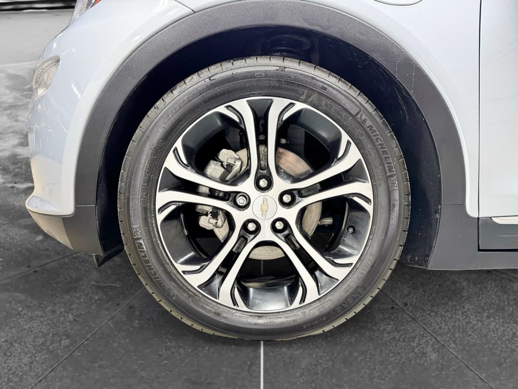 2017 Chevrolet Bolt EV view 27