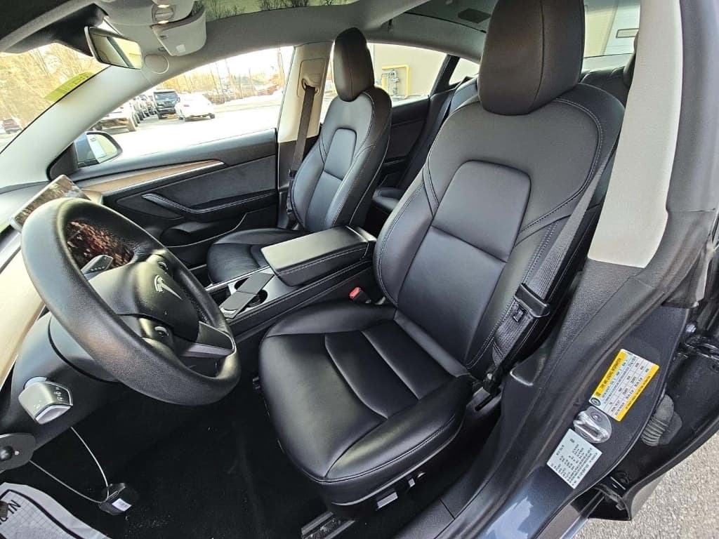 2022 Tesla Model 3 view 5