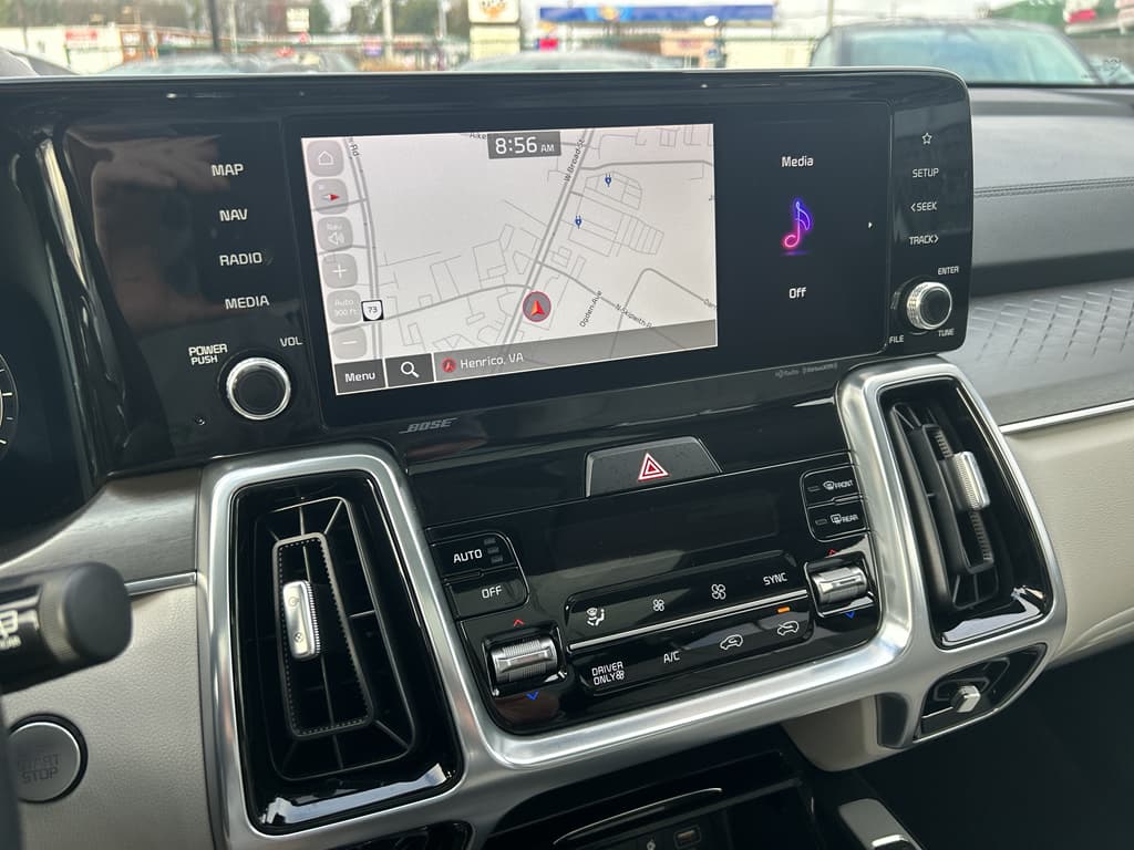 2023 Kia Sorento Plug-in Hybrid view 9