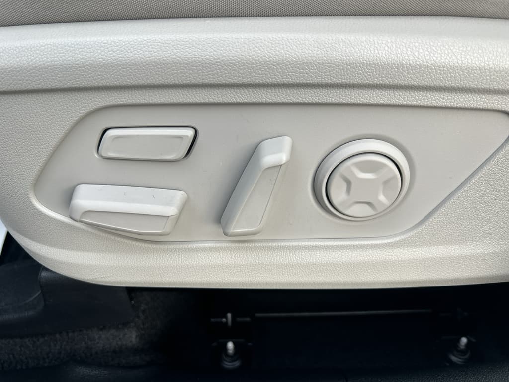 2023 Kia Sorento Plug-in Hybrid view 6