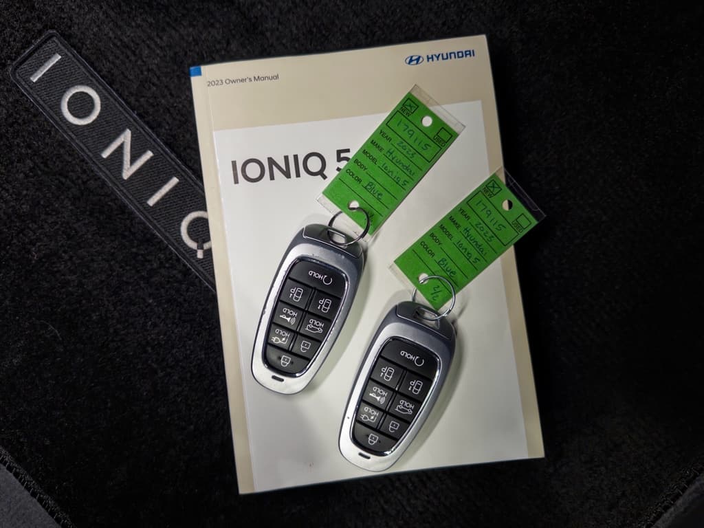 2023 Hyundai IONIQ 5 view 25