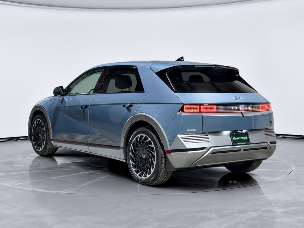 2023 Hyundai IONIQ 5 view 2