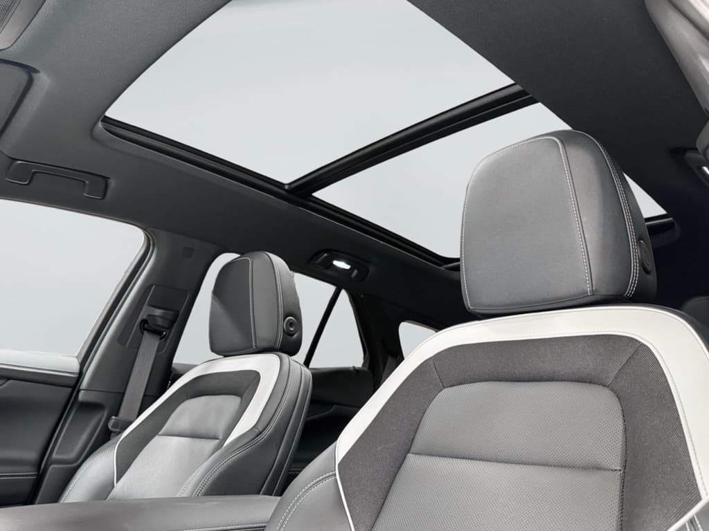 2025 Chevrolet Blazer EV view 24