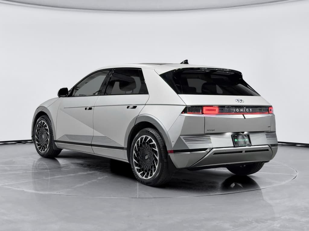 2023 Hyundai IONIQ 5 view 2