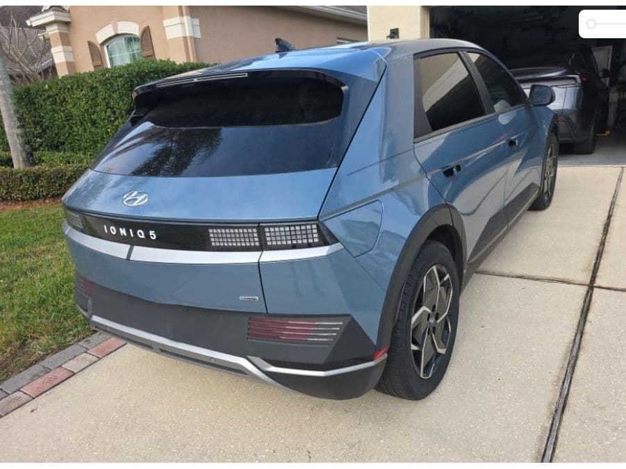 2023 Hyundai IONIQ 5 view 2