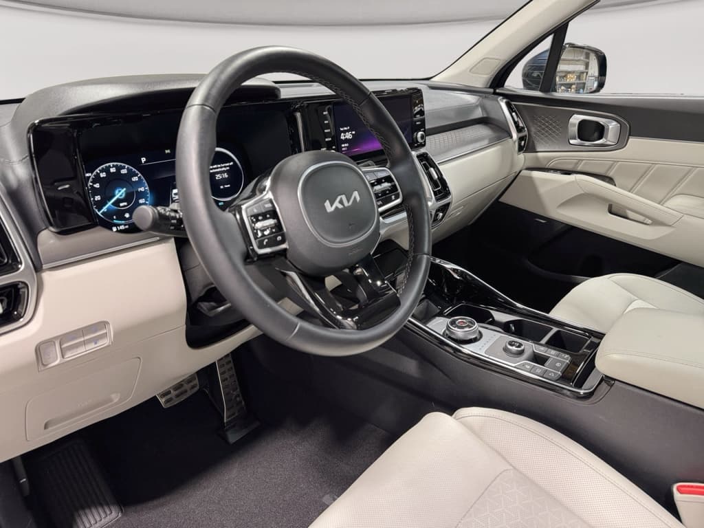 2023 Kia Sorento Plug-in Hybrid view 19