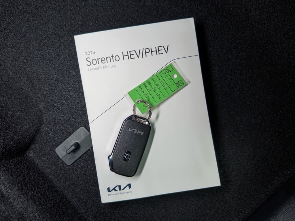 2023 Kia Sorento Plug-in Hybrid view 26