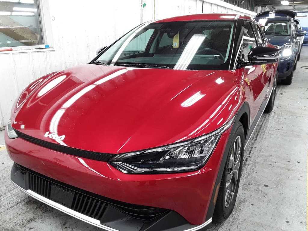 2024 Kia EV6 view 1