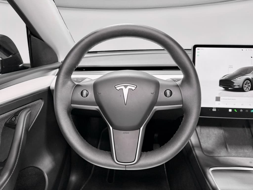 2025 Tesla Model Y view 7