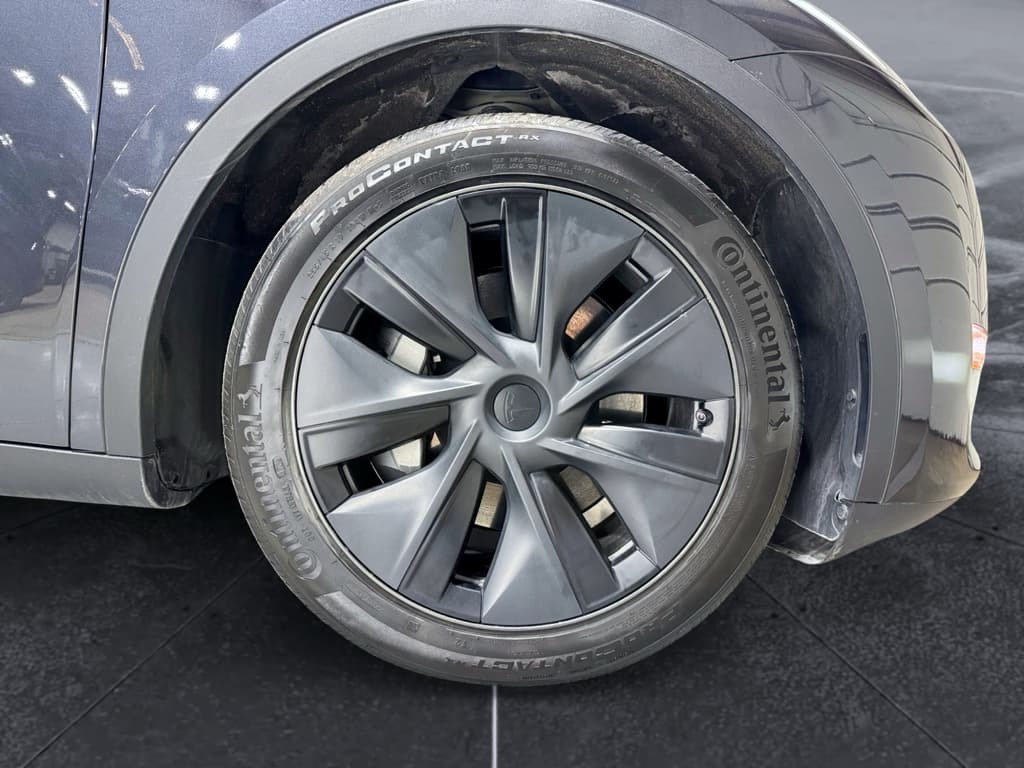 2025 Tesla Model Y view 33