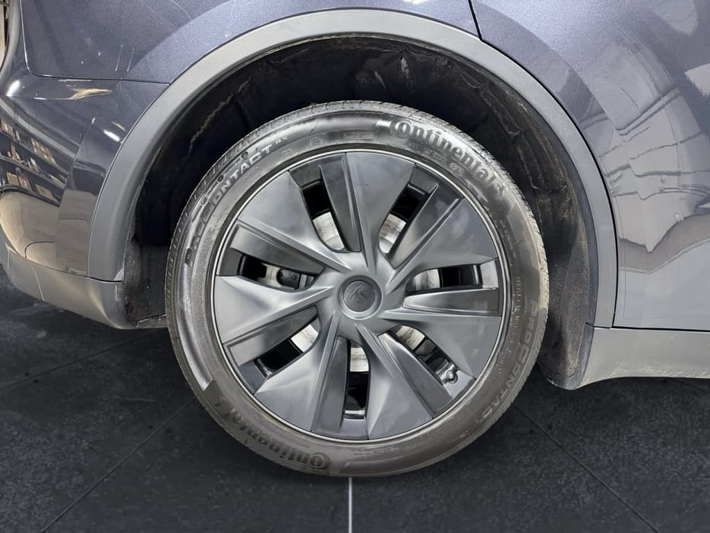 2025 Tesla Model Y view 35