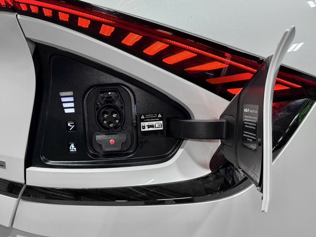 2024 Kia EV6 view 5