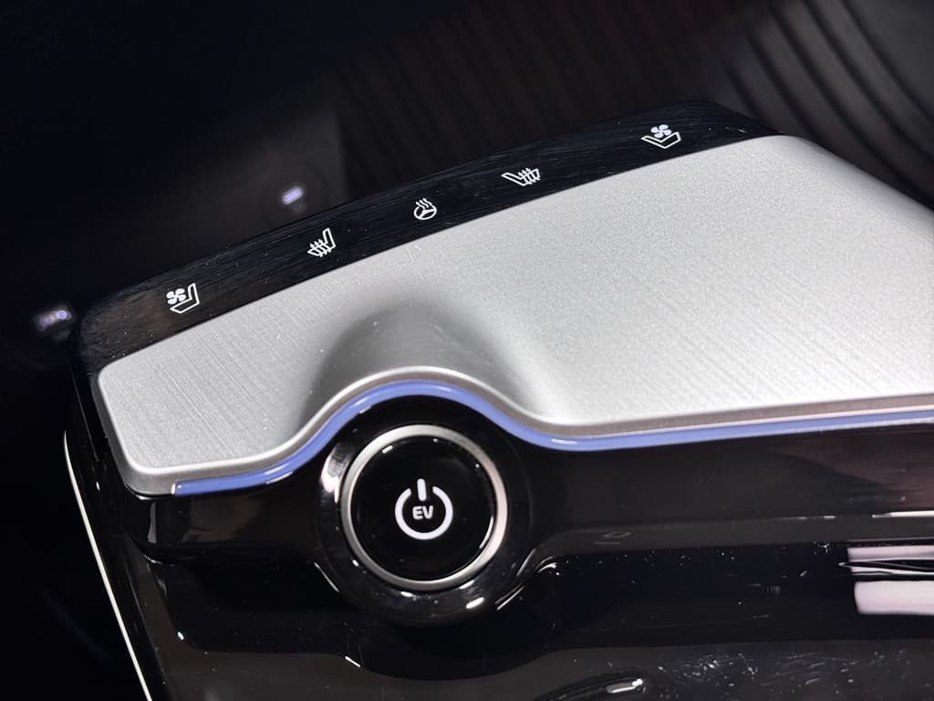 2024 Kia EV6 view 16