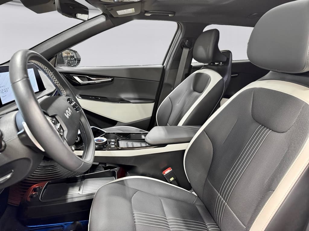 2024 Kia EV6 view 18