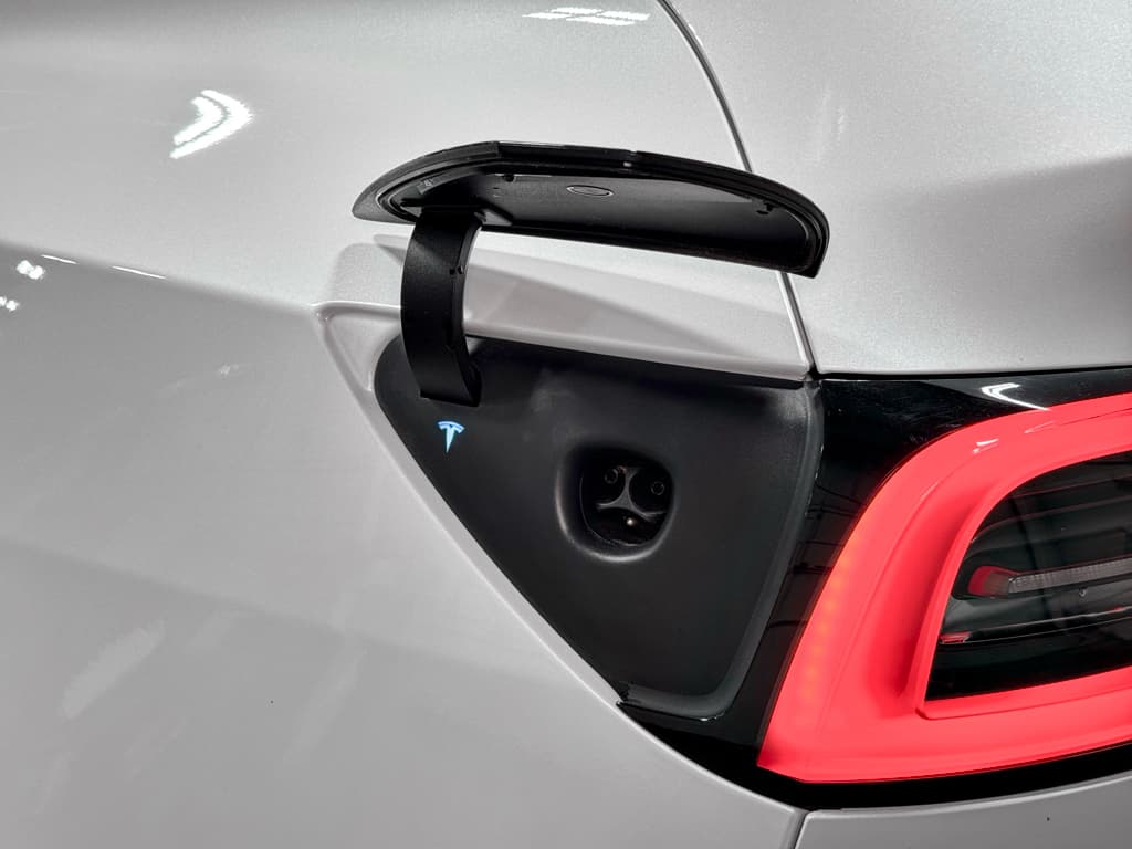 2025 Tesla Model Y view 5