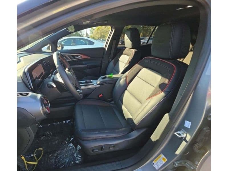 2024 Chevrolet Equinox EV view 4