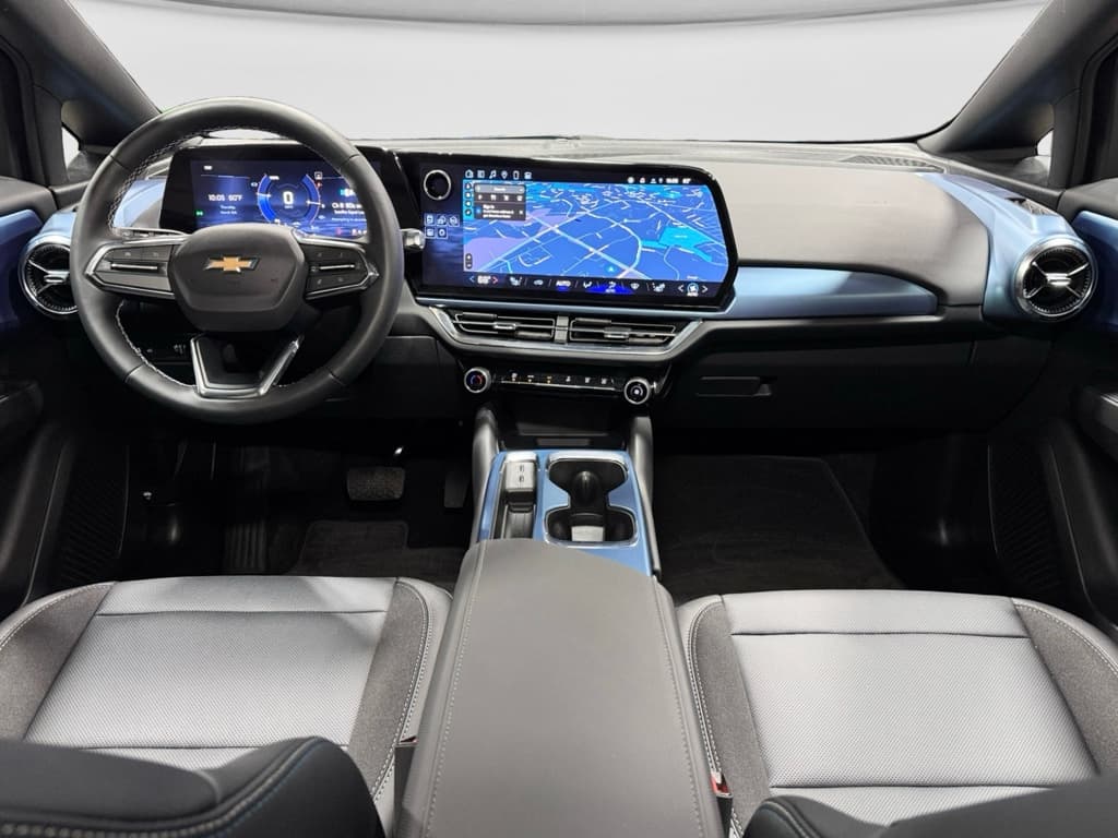 2025 Chevrolet Equinox EV view 16