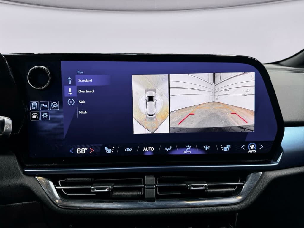 2025 Chevrolet Equinox EV view 14