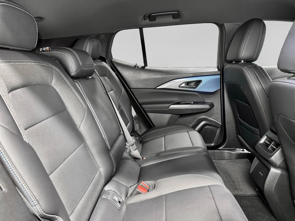 2025 Chevrolet Equinox EV view 22