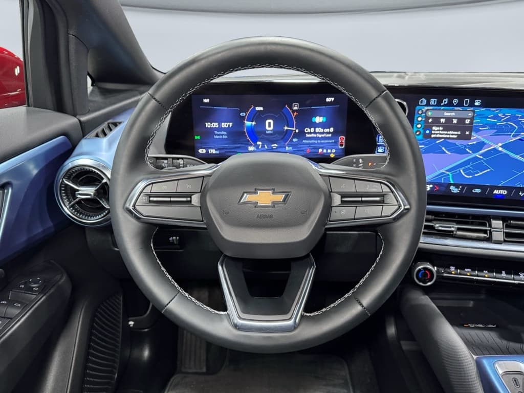 2025 Chevrolet Equinox EV view 8