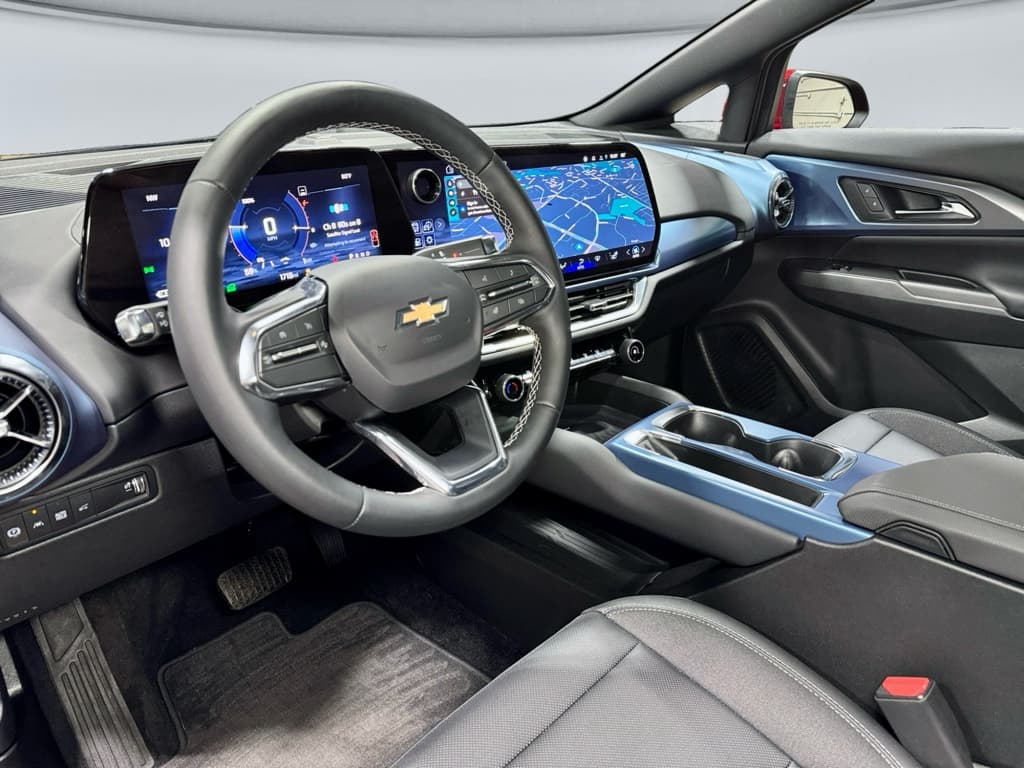 2025 Chevrolet Equinox EV view 18