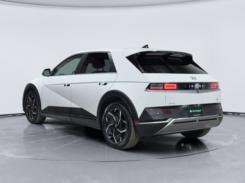 2024 Hyundai IONIQ 5 view 2