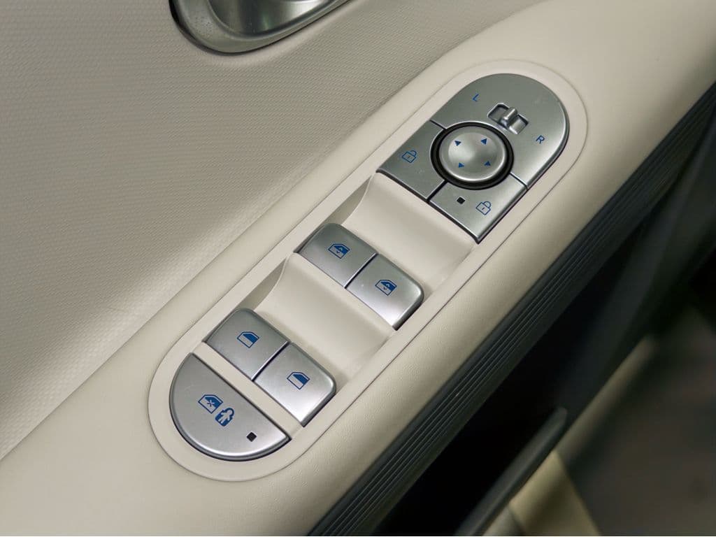 2024 Hyundai IONIQ 5 view 7