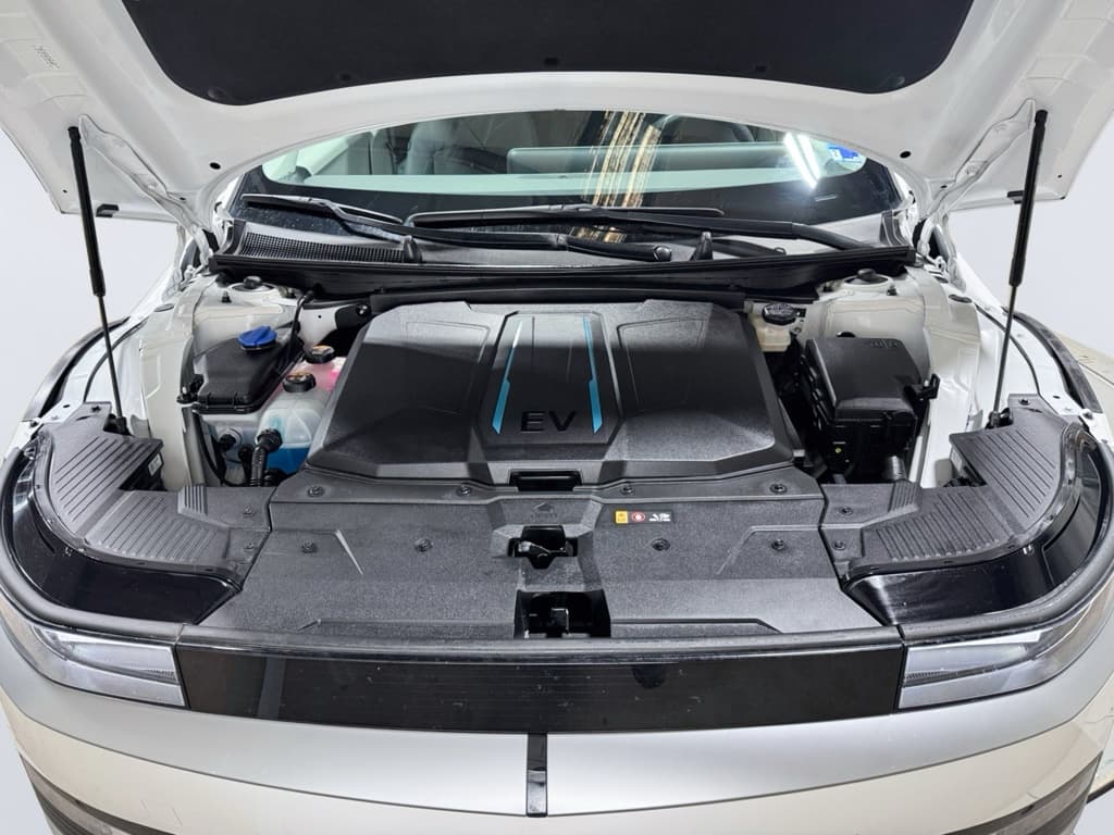 2024 Hyundai IONIQ 5 view 26