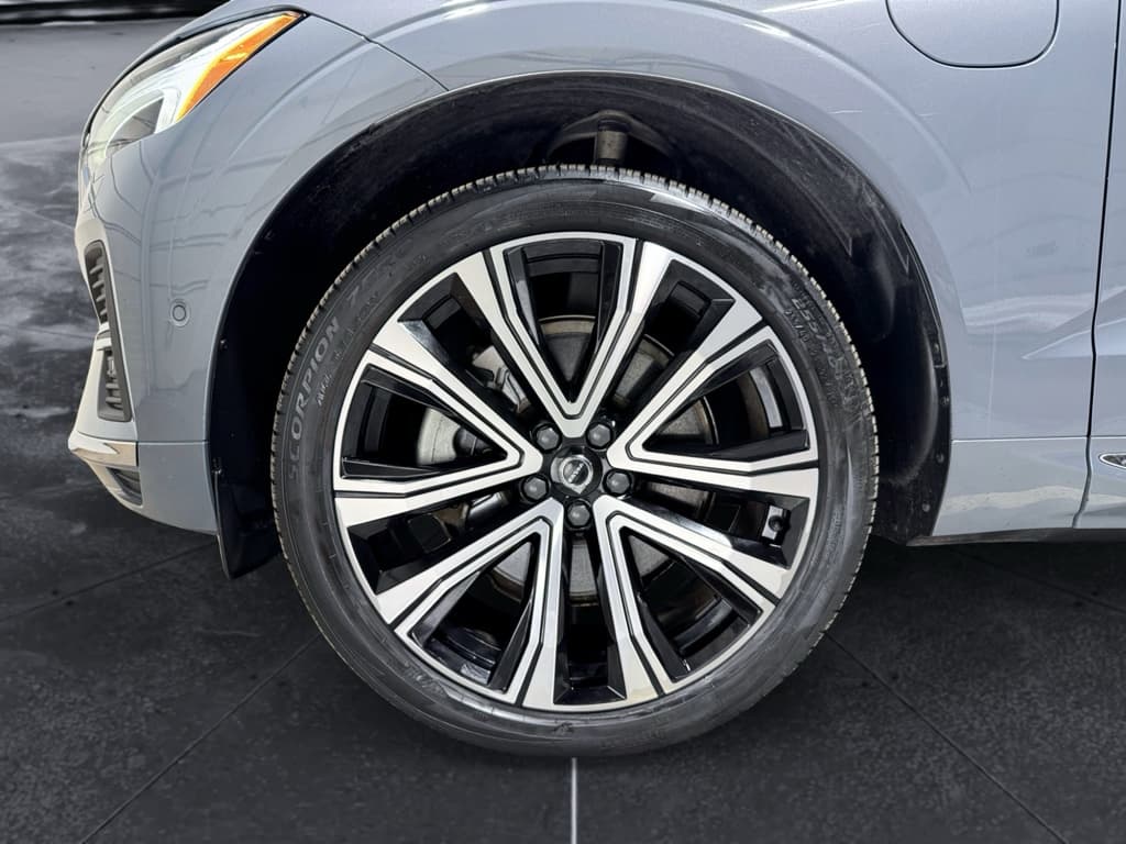 2023 Volvo XC60 view 31