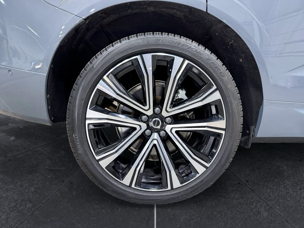 2023 Volvo XC60 view 37