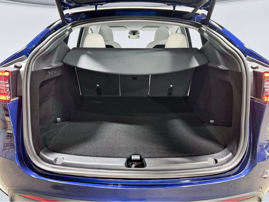 2024 Tesla Model Y view 25