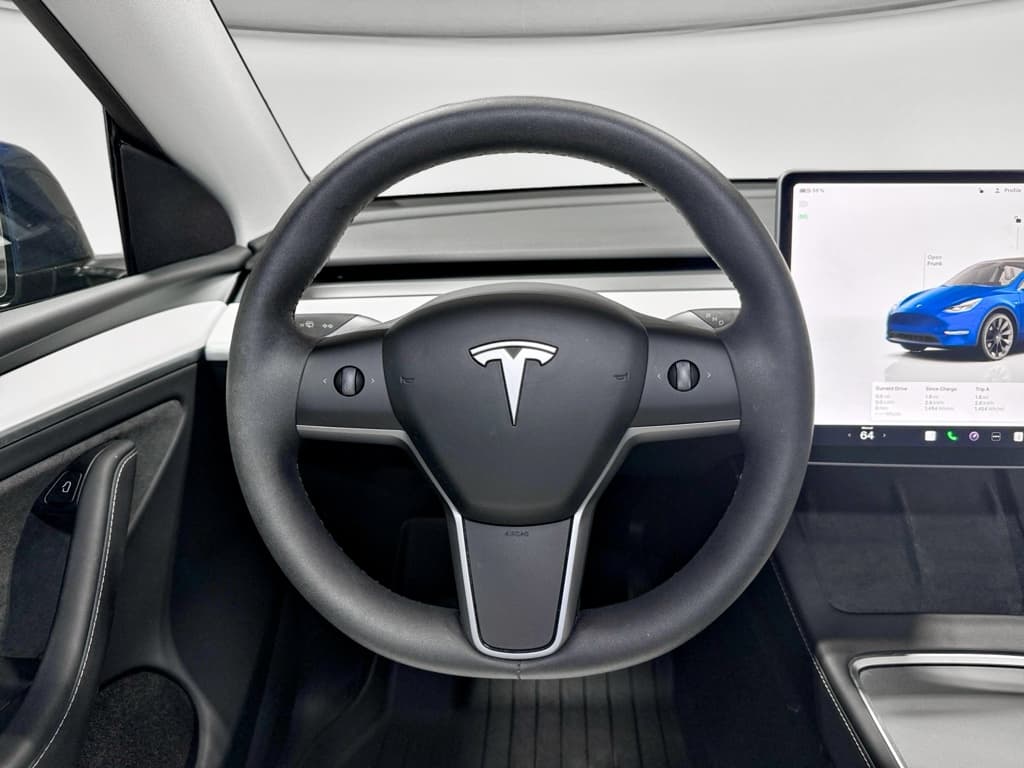 2024 Tesla Model Y view 7