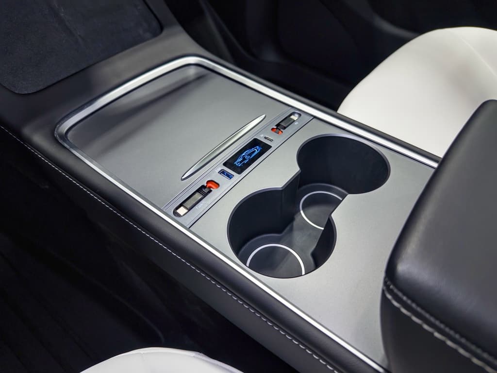 2024 Tesla Model Y view 17