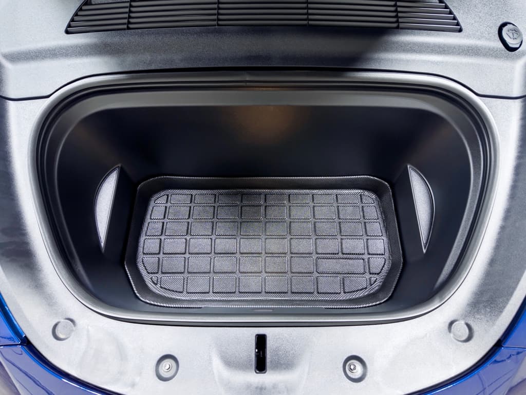 2024 Tesla Model Y view 24